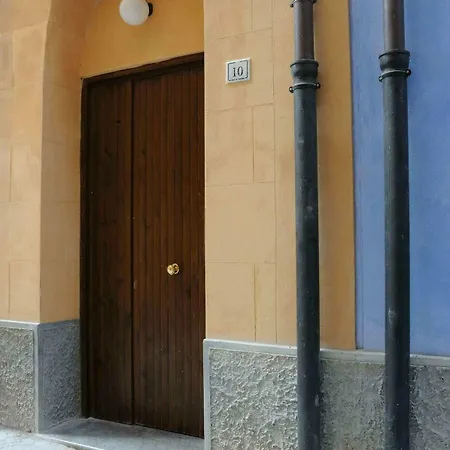 Al Vicolo Apartment